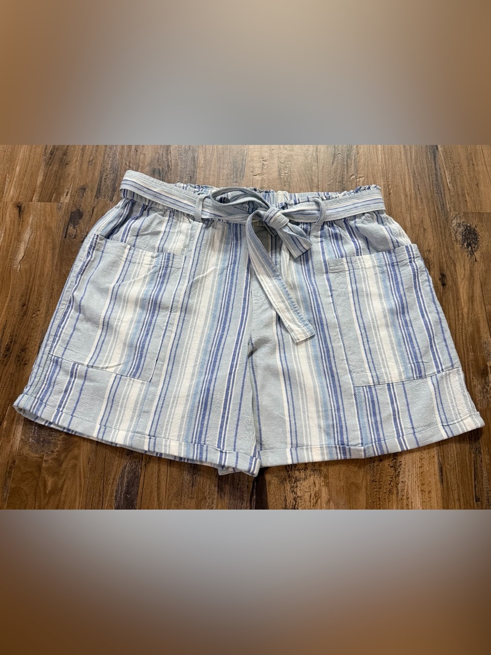 Gloria Vanderbilt Blue White Striped Linen Pull On Tie Women's Shorts Casual